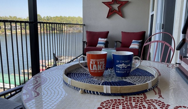 Stunning New Lake Hamilton Condo Lake front on 7 South 🐟 🛶🎣