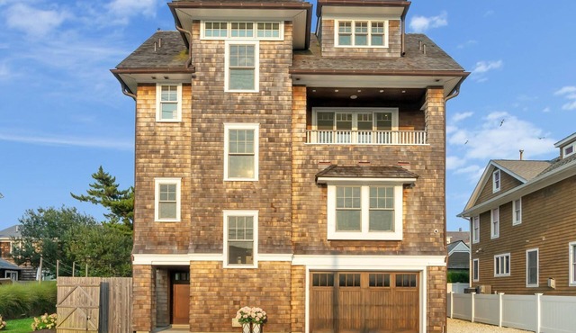 Stunning New Luxury Beach House in Mantoloking, NJ