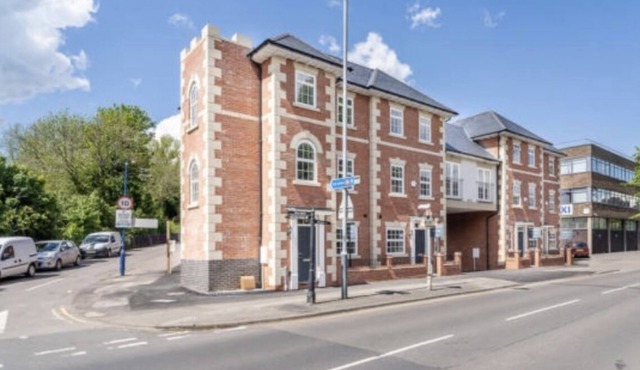 Stunning New Townhouse in Heart of Warwick