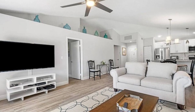 Stunning Newly Renovated Club Cottage in PGA
