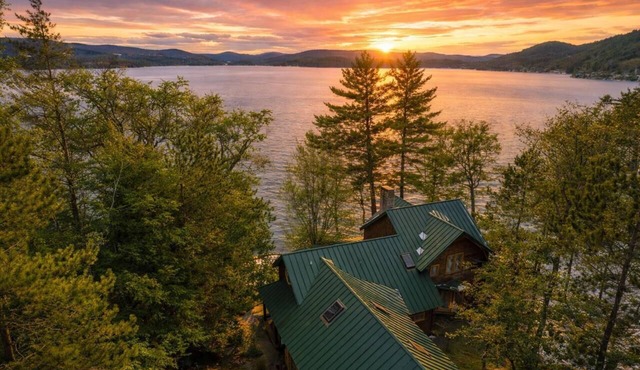 Stunning Newfound Lake Waterfront Home with Private Beach & Dock!