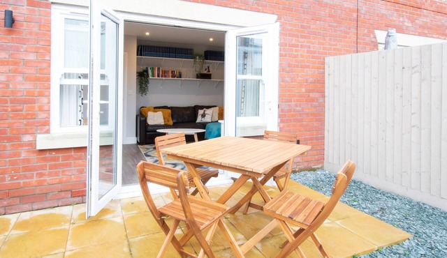 Stunning newly built harbourside 3-bed property-3 mins walk from beach and pier