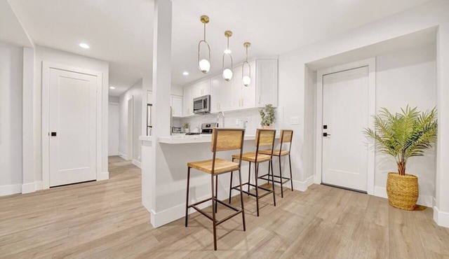 Stunning & Newly Remodeled Close to Disney