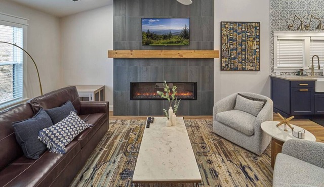 Stunning, Newly Renovated Villa! Close to Strip #1