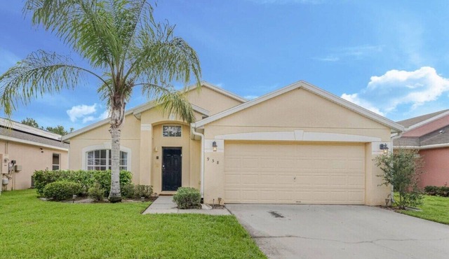 Stunning Newly Renovated Pool Home close to Disney
