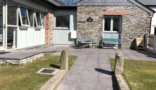 Stunning North Cornwall barn conversion close to the action, away from the crush