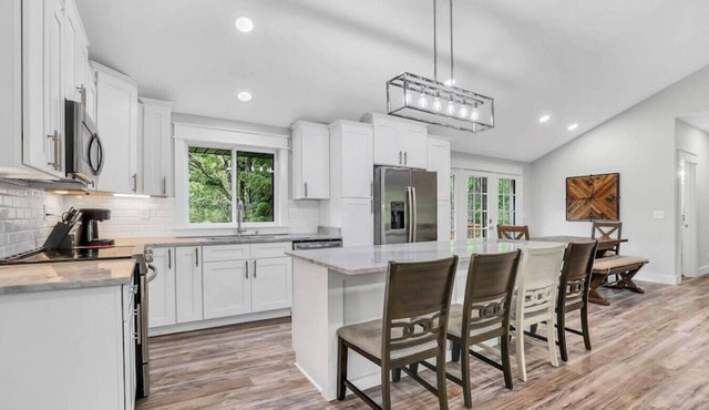Stunning North Nashville Retreat - Visit us at The Bunk House! NEW LISTING