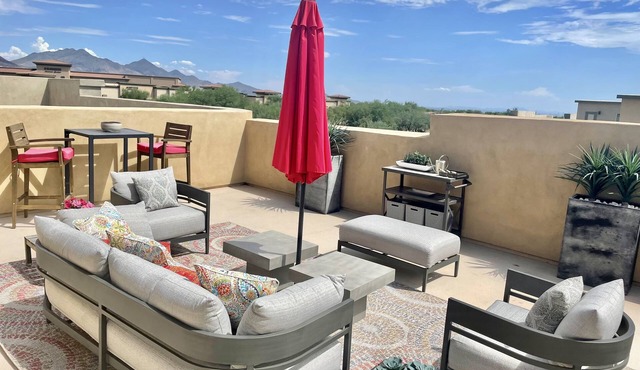 Stunning North Scottsdale Townhome w/Rooftop Views