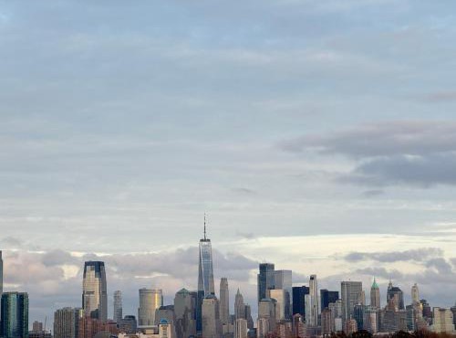 Stunning NYC rooftop views minutes away from NYC 2 bedroom 2 bath