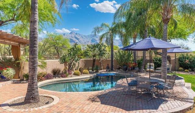 Stunning oasis, spectacular hiking, golf, views & more in Catalina Foothills!