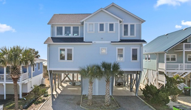 Stunning Ocean Front Home W/Private Pool 4BR 4 1/2 Bath and Brand New Kitchen