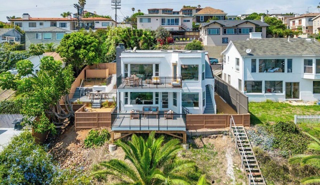Stunning Ocean View Spanish House Sleep 12 Comfy