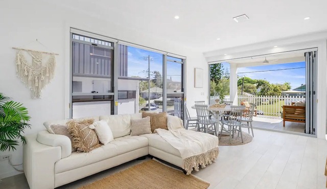 Stunning ocean views from modern Kingscliff townhouse!