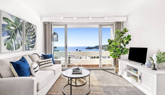 Stunning Ocean Views With Manly At Your Doorstep