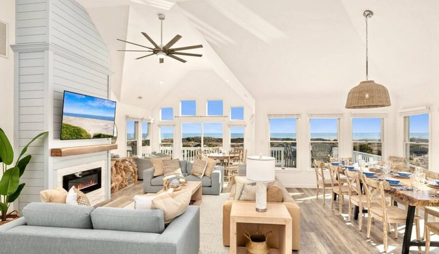 Stunning Oceanfront 6BR Villa | Pool, Hot Tub