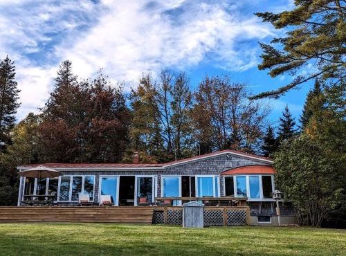 Stunning Oceanfront Ranch Cottage with Private Beach & Fire Pit Near Acadia National Park, Gouldsboro Maine