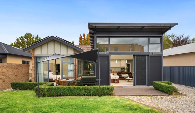 Stunning on Summer - Heart of Orange