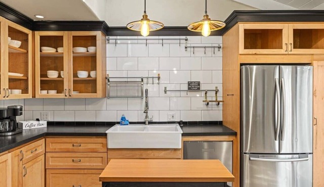 Stunning outdoor space 5 min to Aquarium and Golf