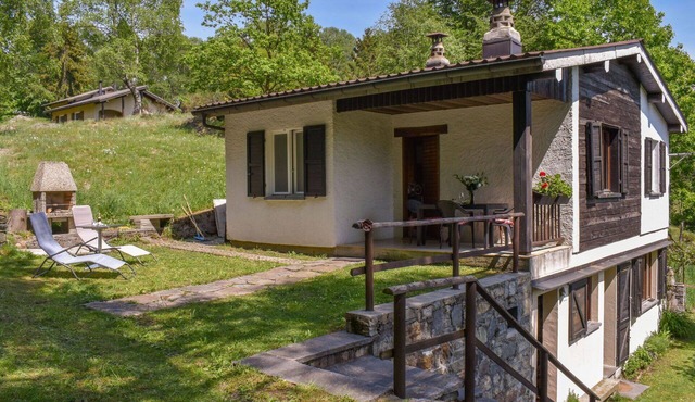 Stunning private villa for 5 guests with WIFI, TV, patio, pets allowed and panoramic view