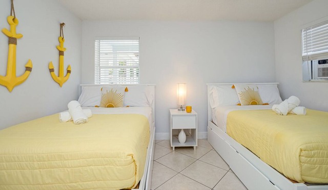 *Stunning* Palm Beach CTY HOT 7Guest 5min 2 Beach*
