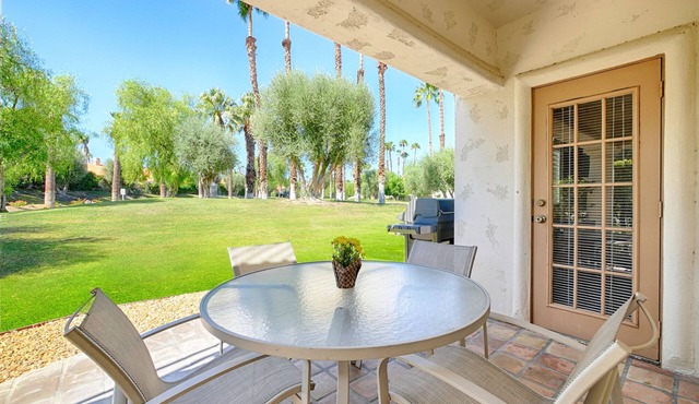 Stunning Palm Desert Getaway