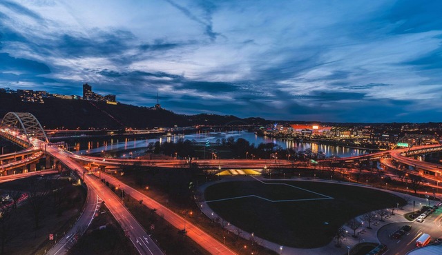 Stunning Panoramas 1-Bedroom Deluxe Central Pittsburgh