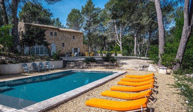 Stunning panoramic views and heated pool in Roussillon