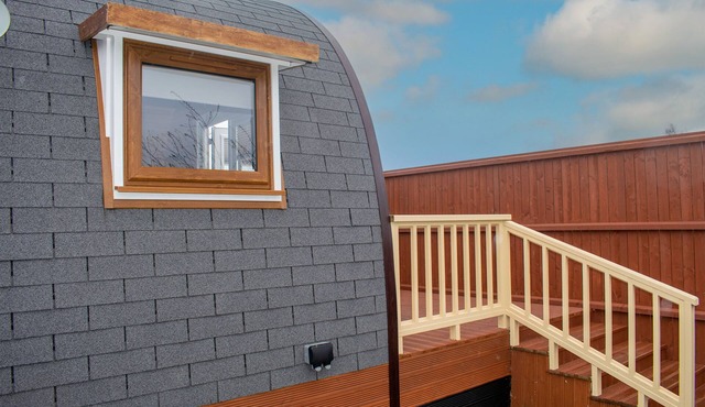 Stunning Pod 4 with Countryside view