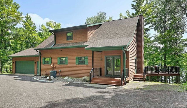 Stunning Presque Isle Home - Kayak I Fire Pit I Pontoon Rental