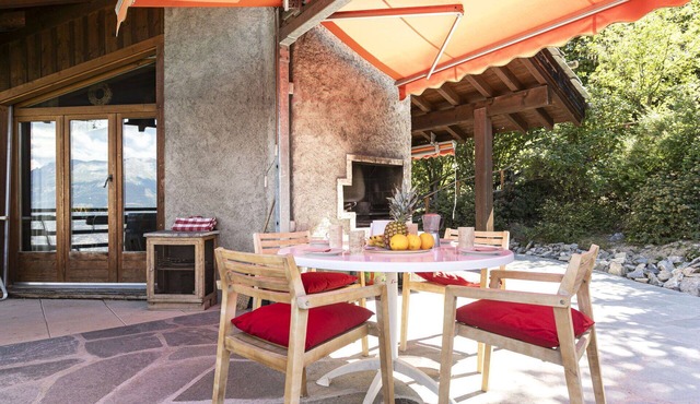 Stunning private villa with private pool, WIFI, TV, terrace, pets allowed and panoramic view