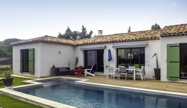 Stunning private villa for 6 people with private pool, WIFI, A/C, TV, terrace and parking