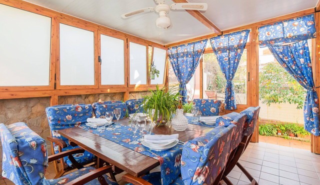 Stunning private villa for 8 guests with A/C, WIFI, TV and patio