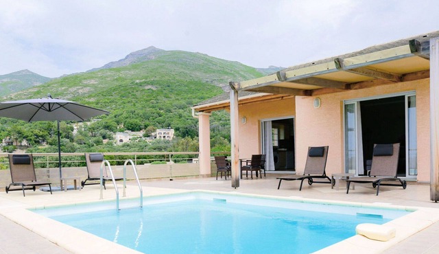 Stunning private villa for 5 people with A/C, private pool, WIFI, TV, terrace and parking