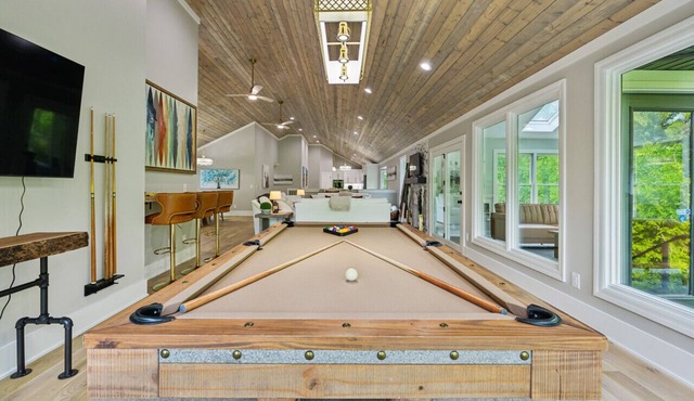 Stunning Private Retreat 25mins North of Nashville