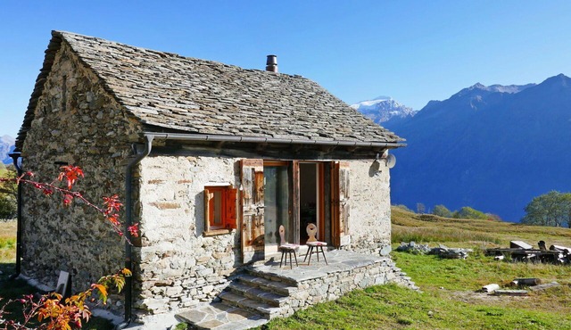 Stunning private villa for 4 people with WIFI, TV, terrace and pets allowed