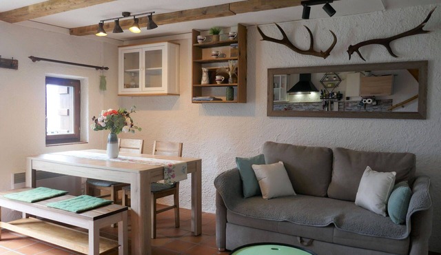 Stunning private villa for 4 people with WIFI and patio