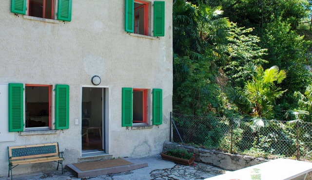 Stunning private villa for 4 people with WIFI, TV, patio, pets allowed and panoramic view