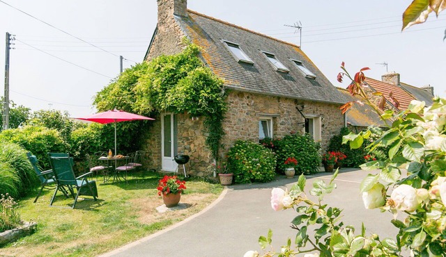 Stunning private villa for 2 people with WIFI, TV, patio and pets allowed