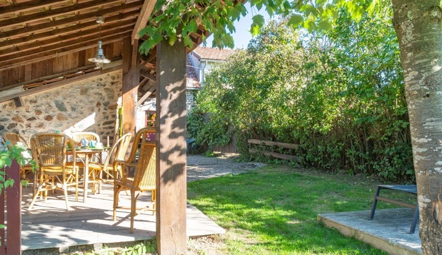 Stunning private villa for 4 guests with WIFI, TV, terrace and pets allowed