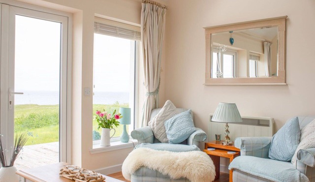 Stunning private villa for 6 guests with WIFI, TV, terrace and pets allowed