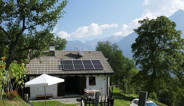Stunning private villa for 4 guests with WIFI, TV, terrace and pets allowed