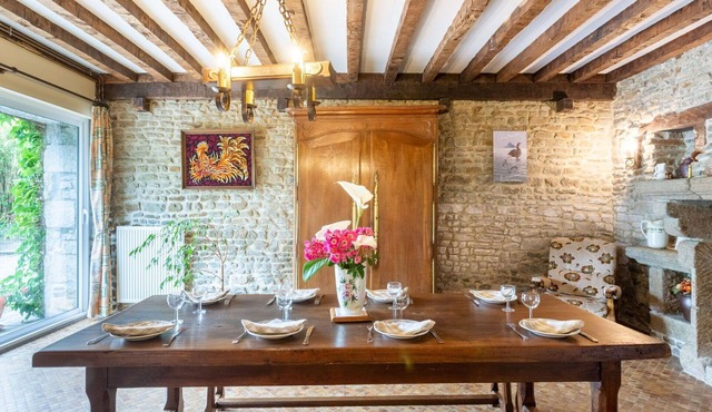 Stunning private villa for 8 people with WIFI, TV, pets allowed and parking