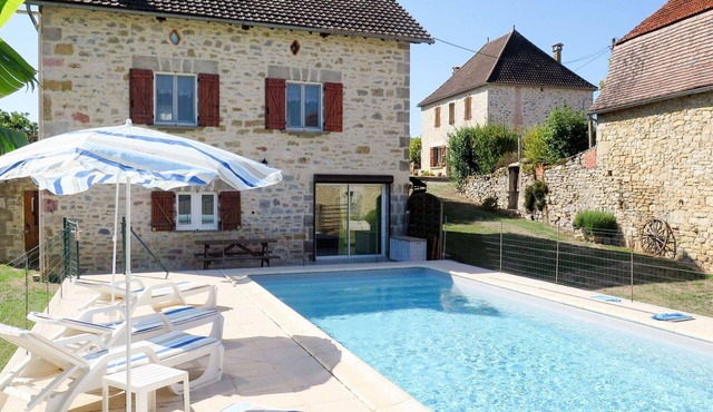 Stunning private villa for 5 guests with private pool, A/C, TV, terrace and panoramic view