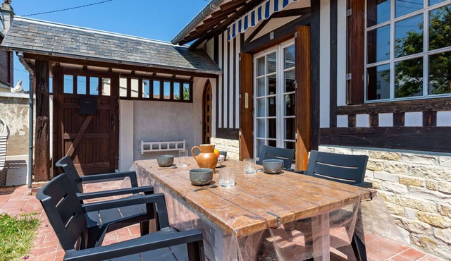Stunning private villa for 4 guests with WIFI, TV and terrace