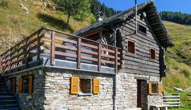 Stunning private villa for 4 guests with WIFI, patio and pets allowed