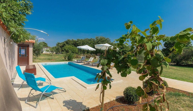 Stunning private villa for 6 people with private pool, A/C, WIFI, TV, terrace and pets allowed