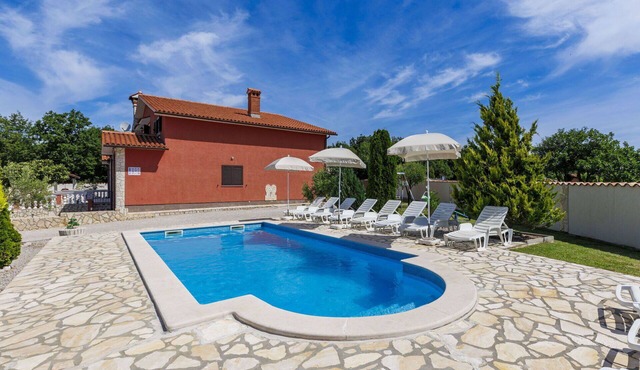 Stunning private villa for 12 guests with WIFI, private pool, TV and patio