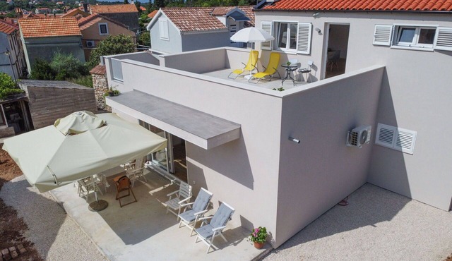 Stunning private villa for 6 people with WIFI, A/C, TV, terrace and pets allowed