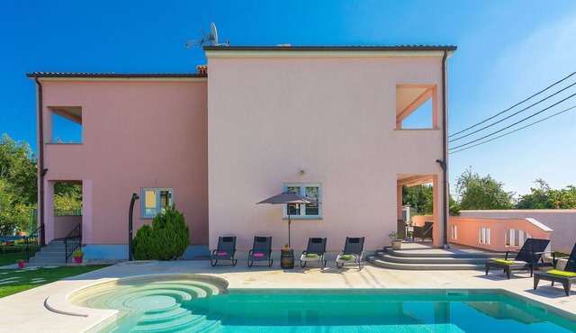 Stunning private villa for 12 guests with private pool, A/C, WIFI, TV, terrace and pets allowed