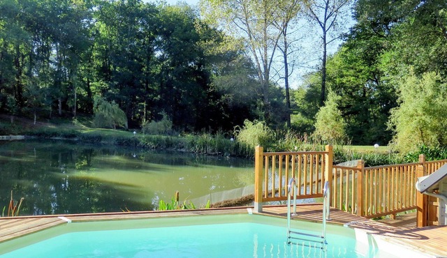 Stunning private villa for 4 guests with private pool, A/C, WIFI, TV, patio and parking